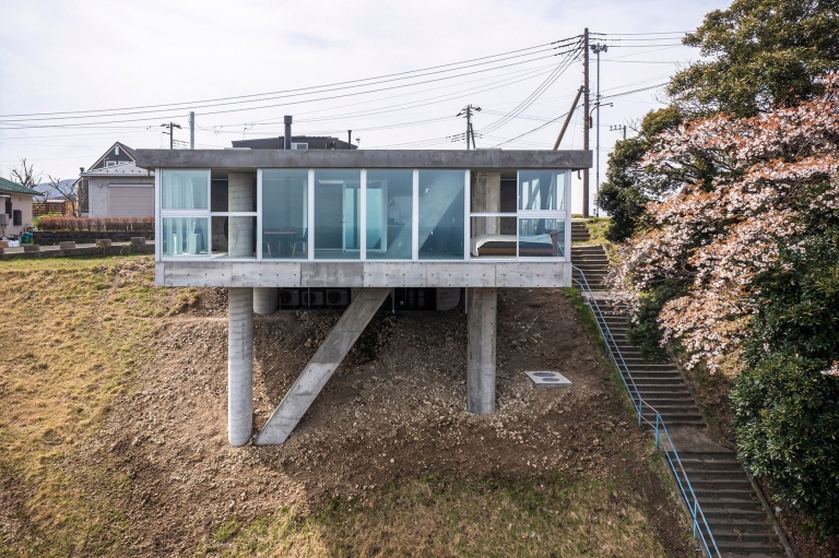 Modern Glass Houses: Transparent Wonders - Gessato