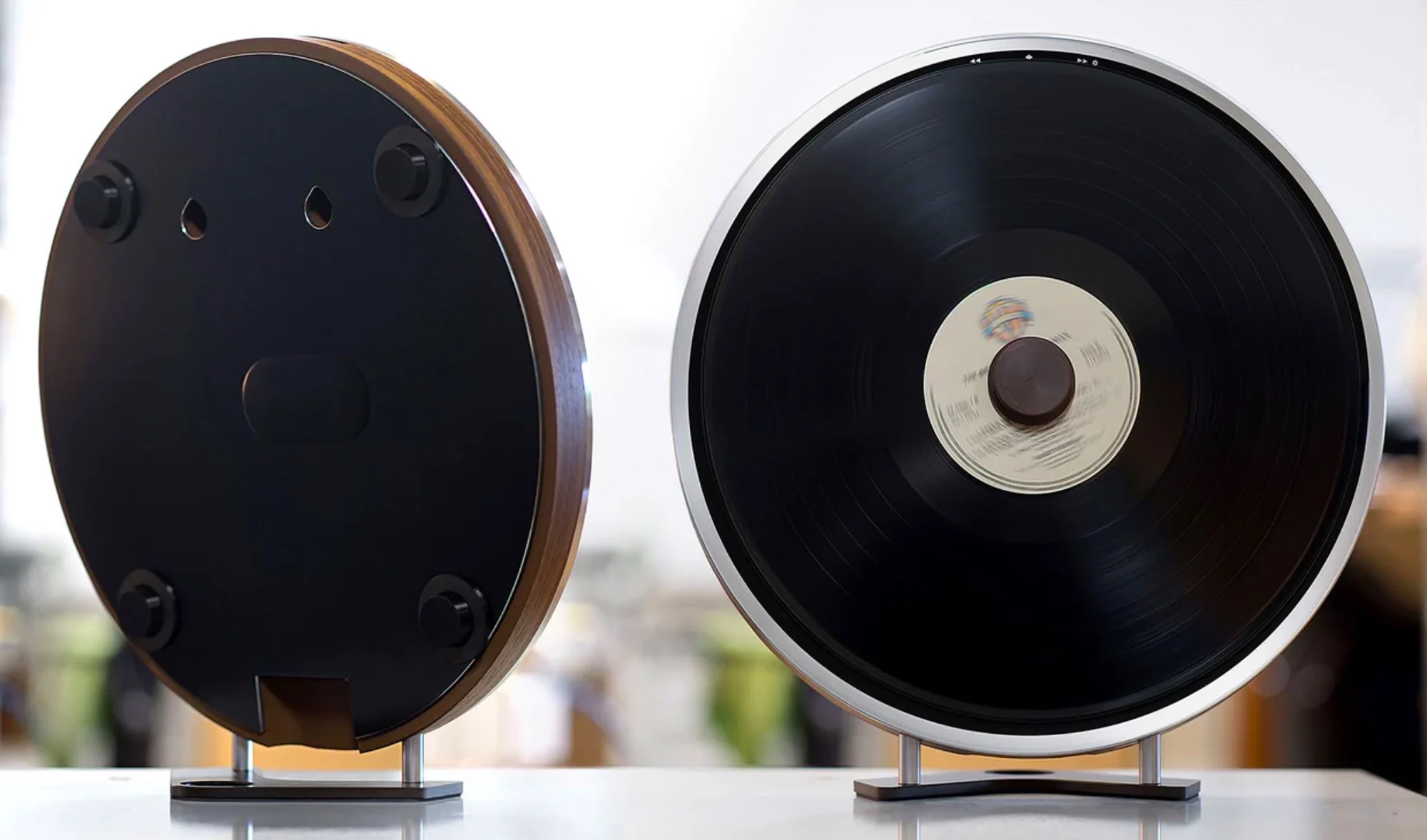 The Miniot Black Wheel Turntable - Gessato