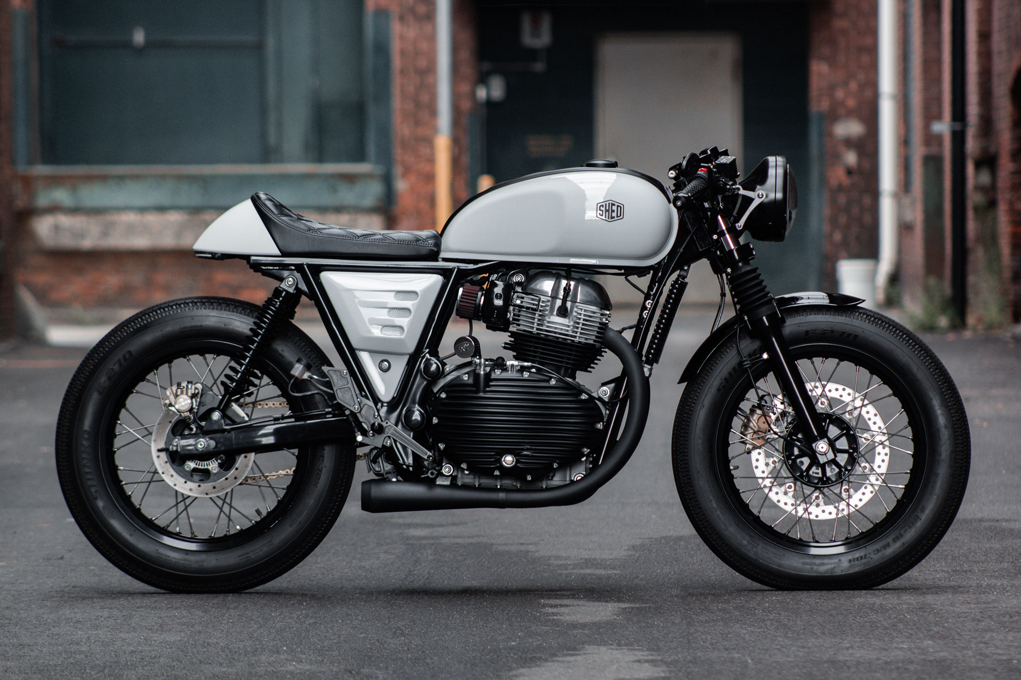 Imperfecta: The Cafe Racer Redefining Motorcycle Aesthetics - Gessato