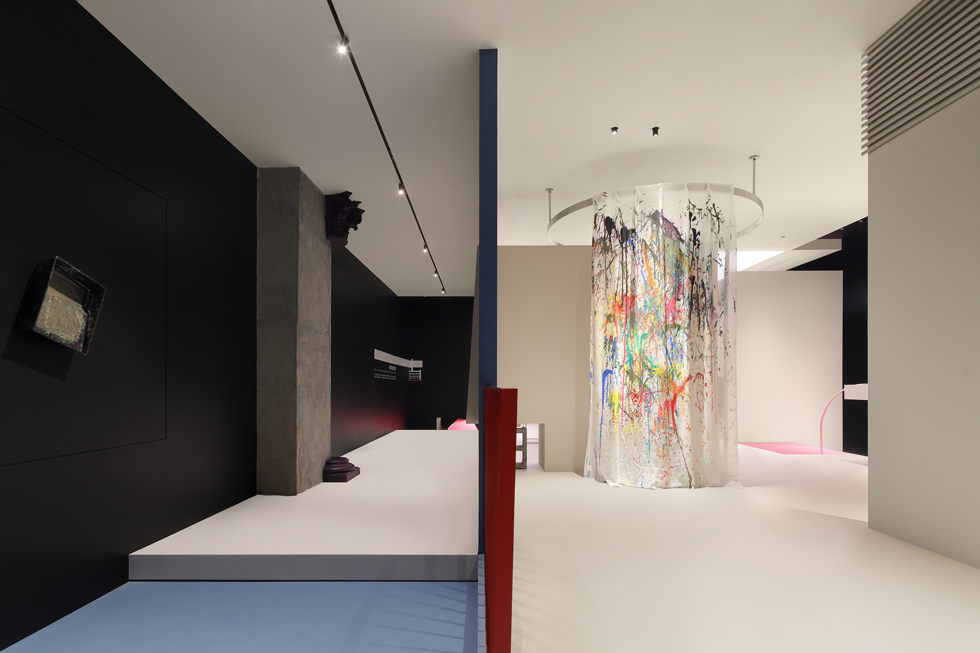 The Beton Cire Paint Showroom - Gessato