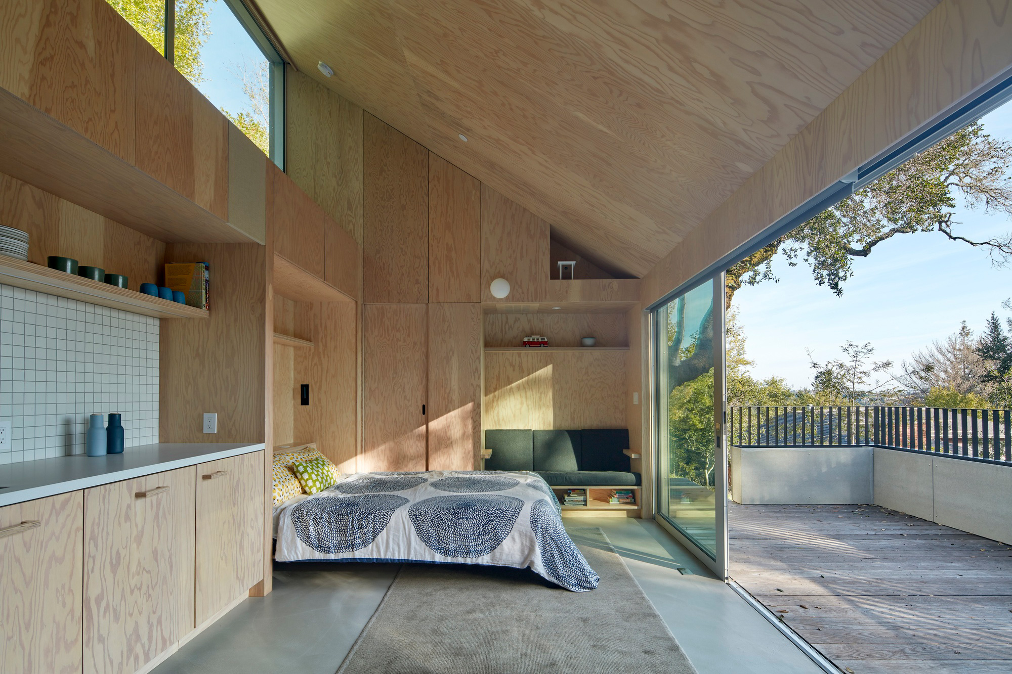 Crest Guesthouse in Marin County, California - Gessato