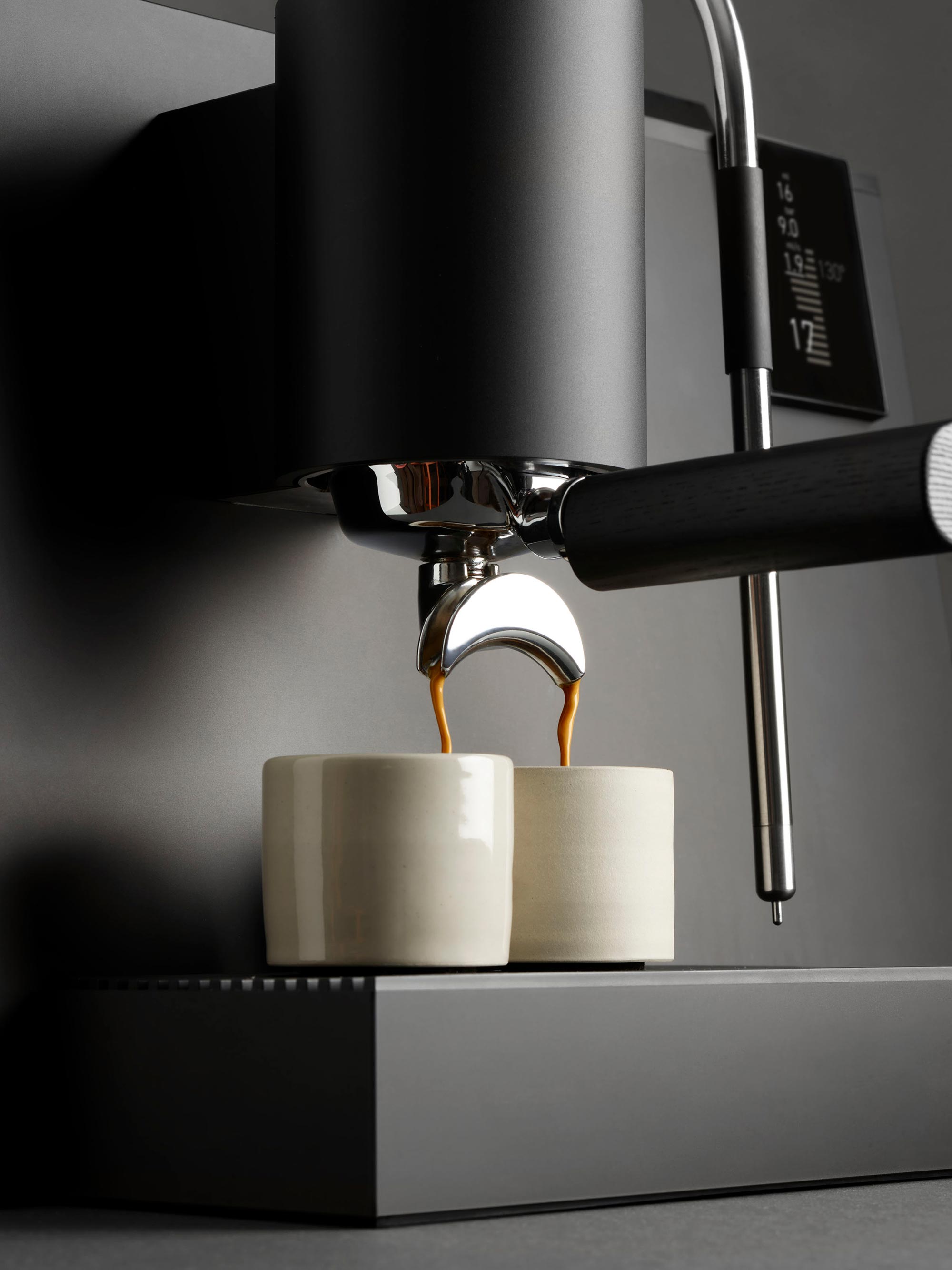 The LIGRE youn Espresso Machine - Gessato