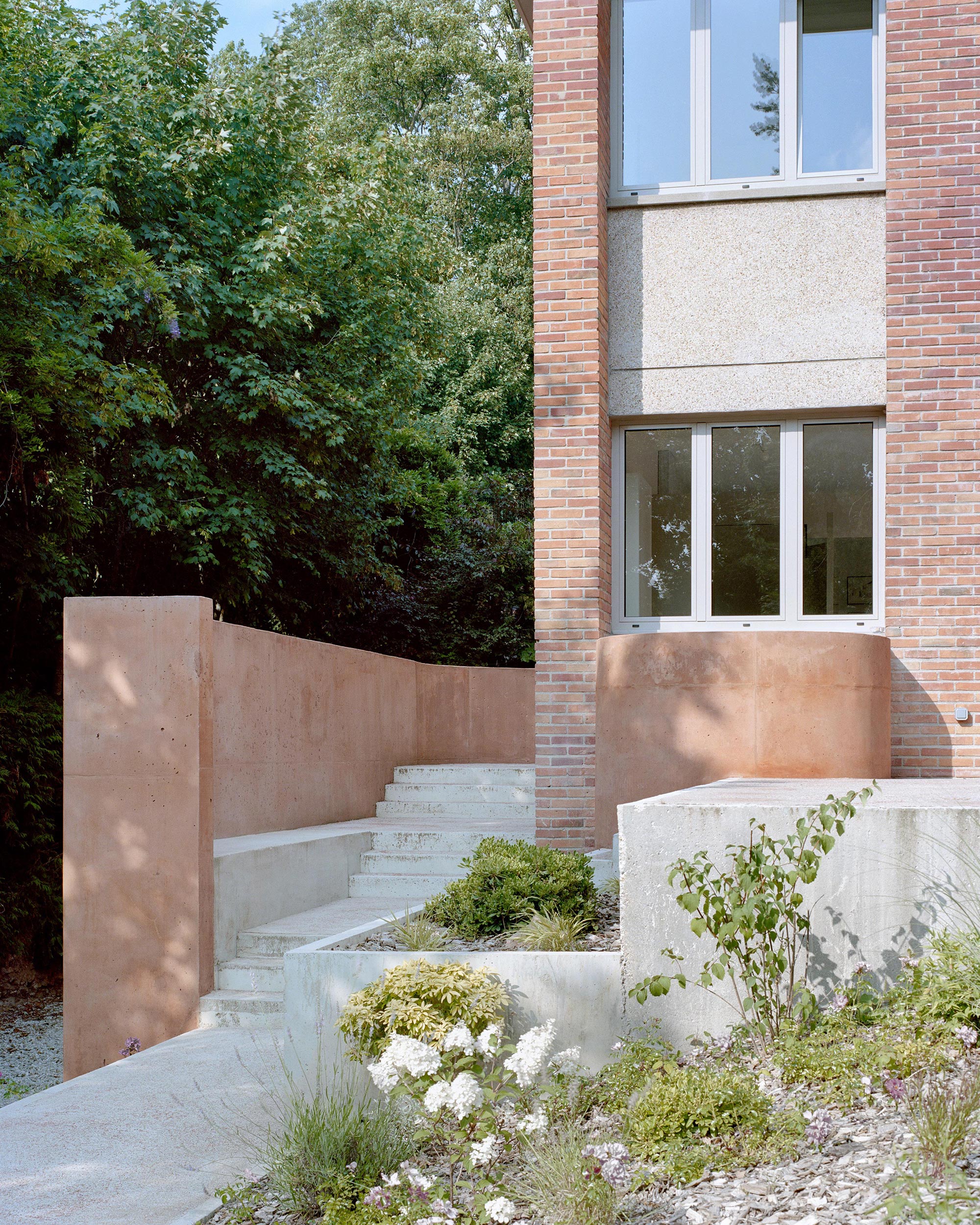 The Restoration and Transformation of a House in Versailles - Gessato