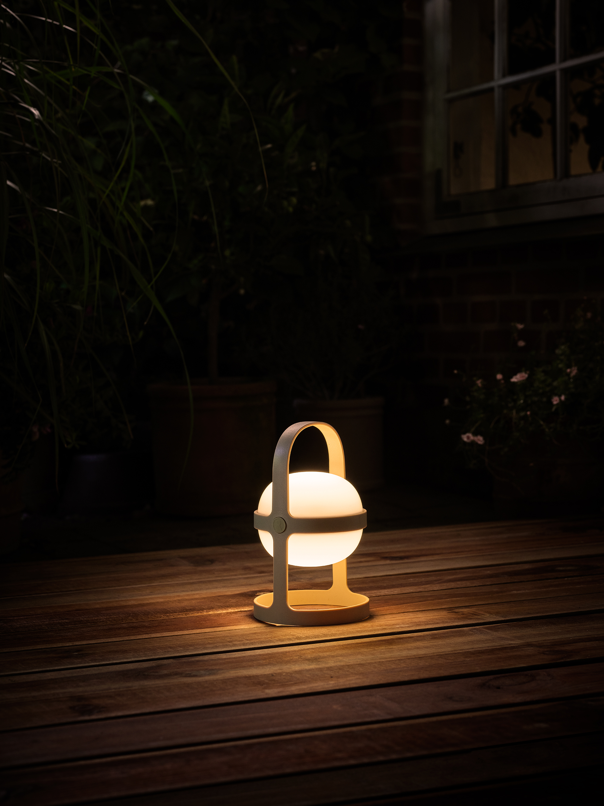 Introducing the Rosendahl Soft Spot Solar Lanterns - Gessato