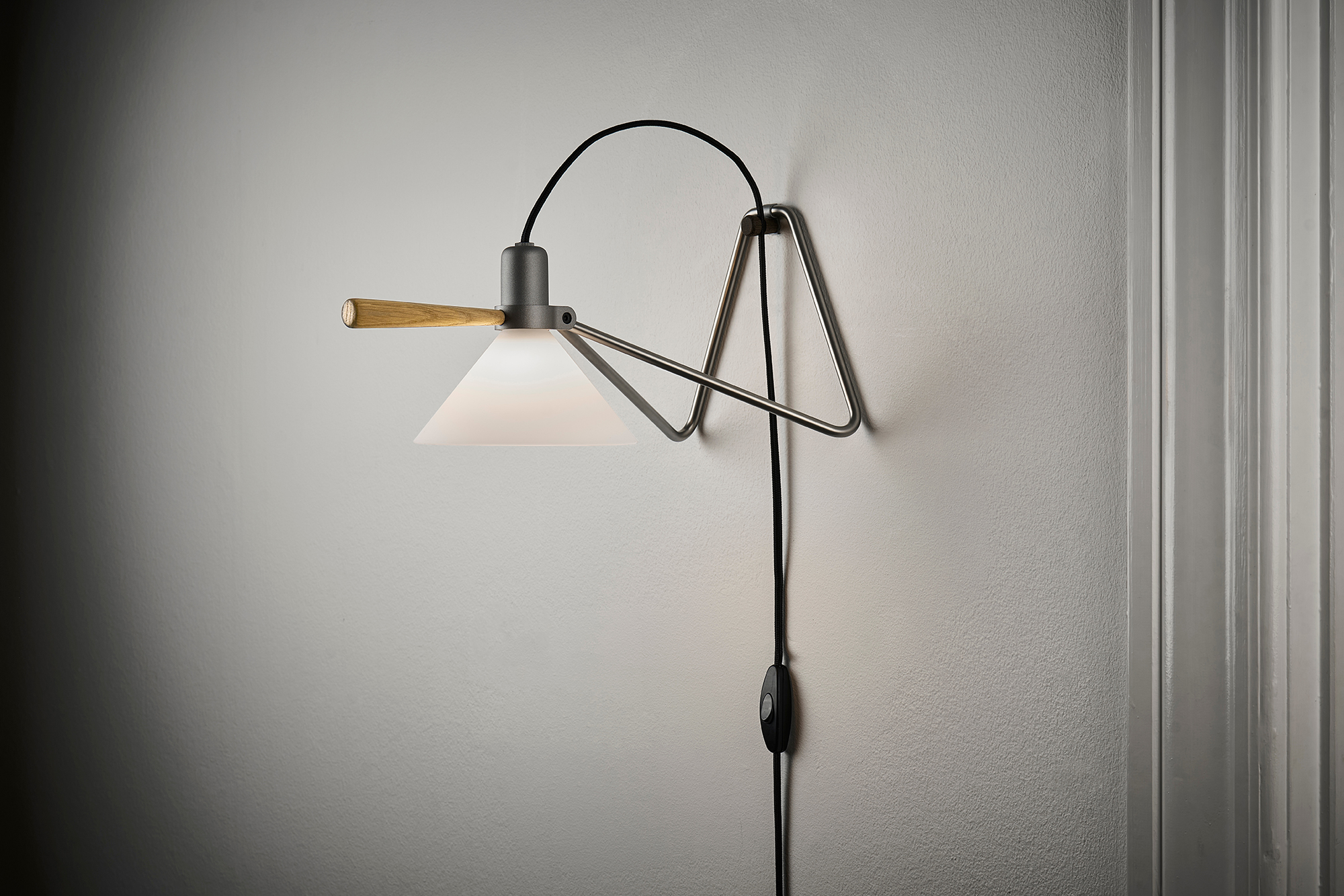 Le Klint’s Versatile Spot Wall/Table Lamp - Gessato