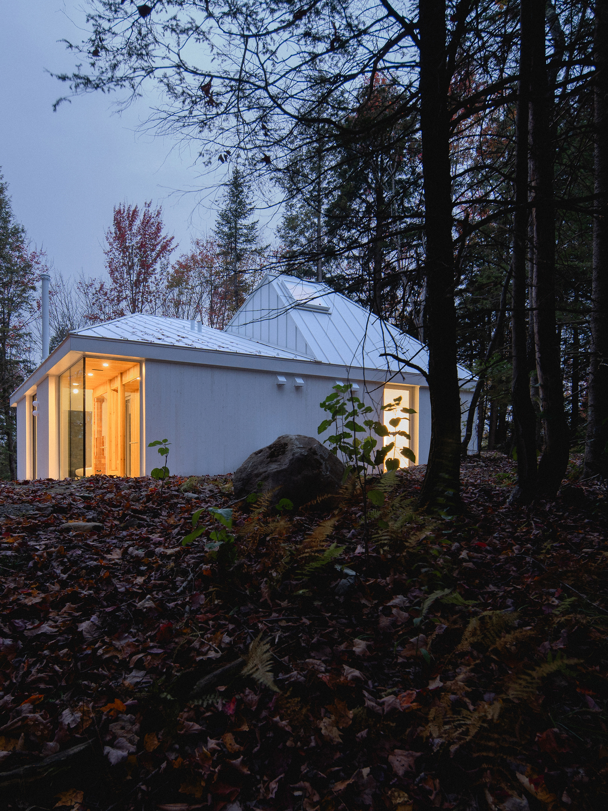 Selenite, A Forest Chalet Designed for Quiet Relaxation - Gessato