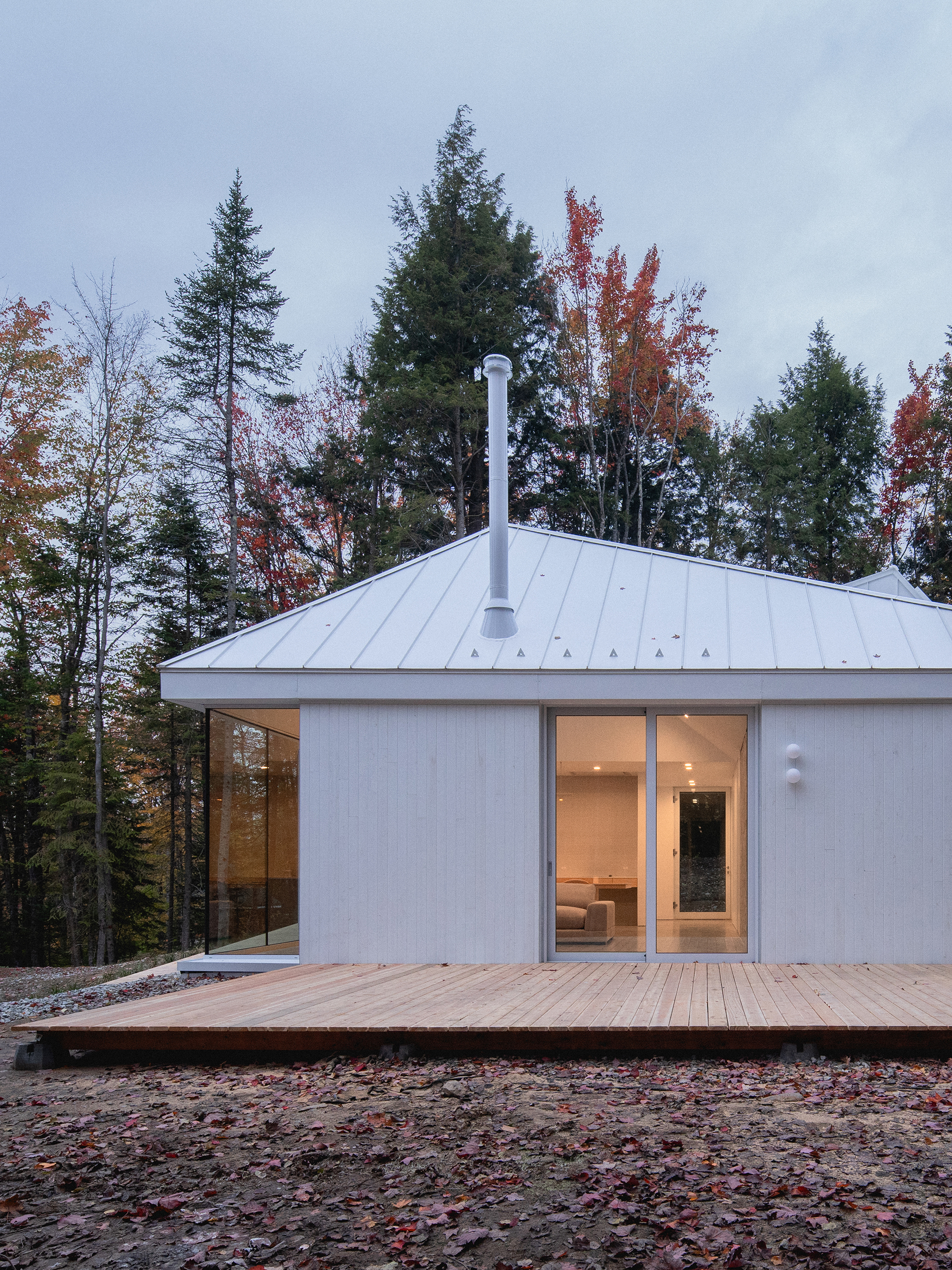 Selenite, A Forest Chalet Designed for Quiet Relaxation - Gessato