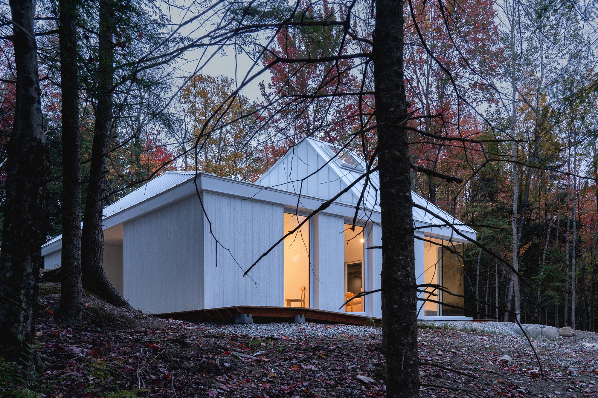 Selenite, A Forest Chalet Designed for Quiet Relaxation - Gessato