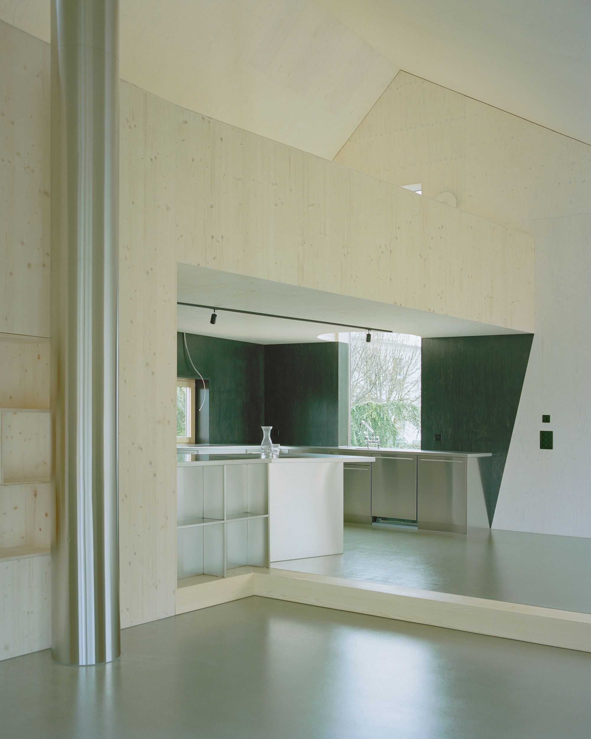 A House Redesigned for One Family's Three Generations - Gessato