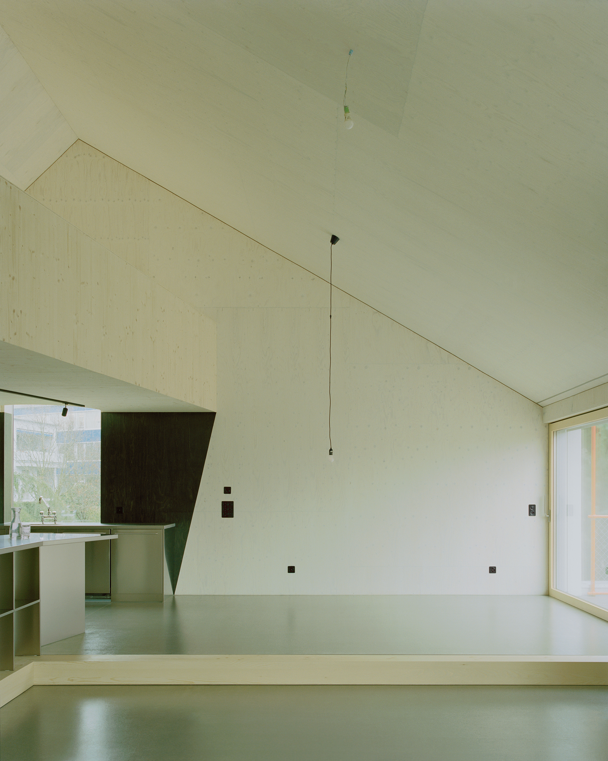 A House Redesigned for One Family's Three Generations - Gessato