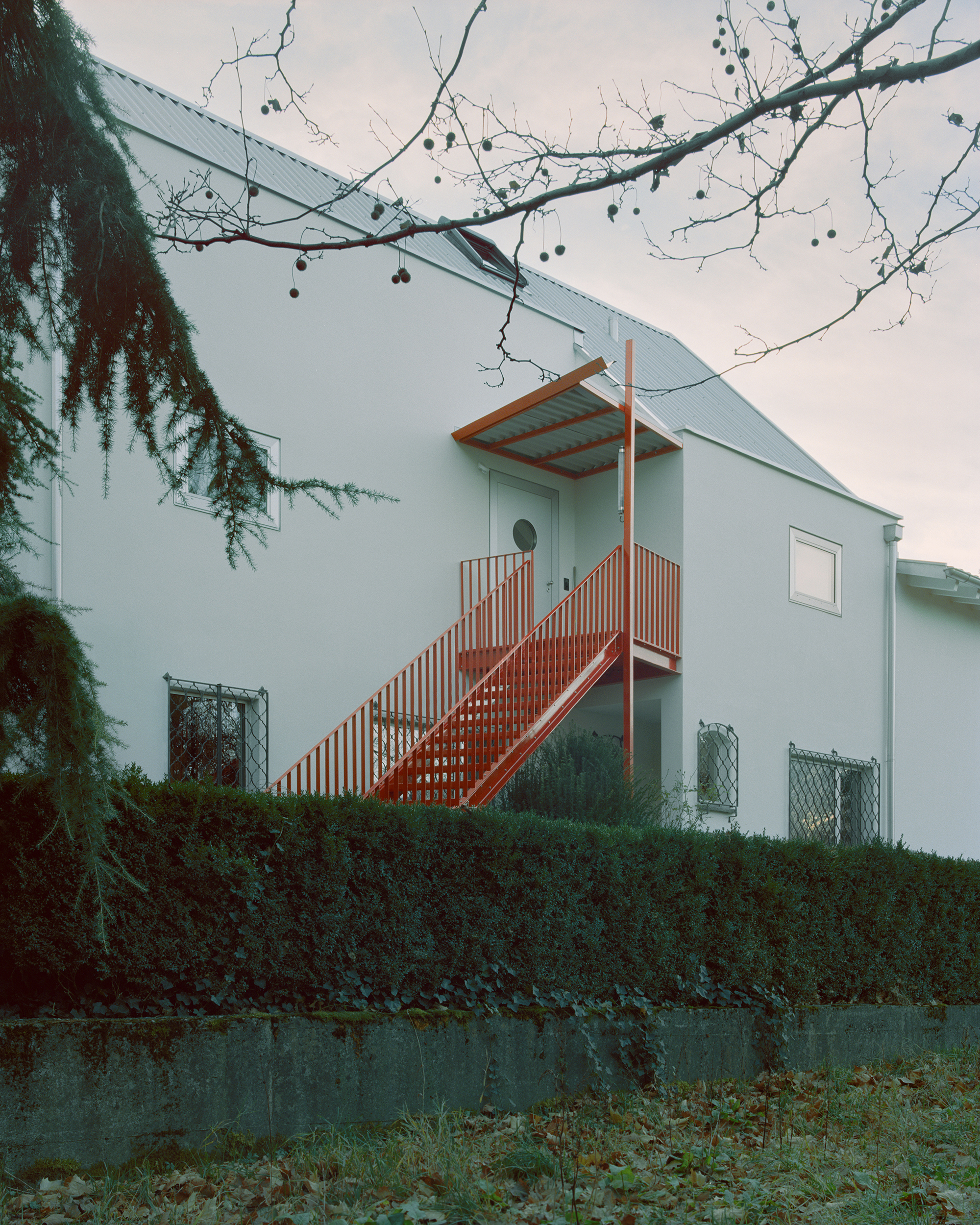 A House Redesigned for One Family's Three Generations - Gessato