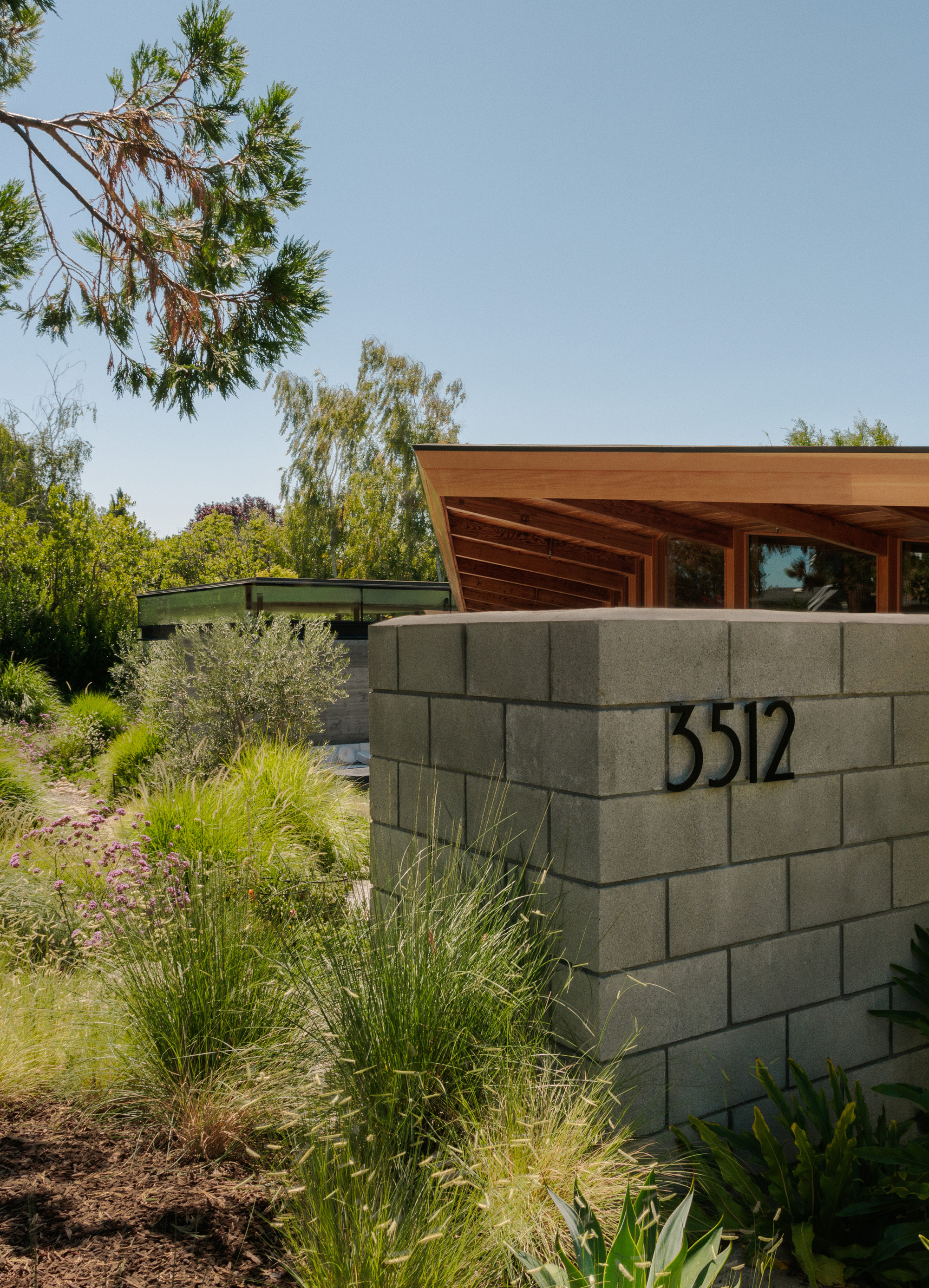 The Respectful Transformation of a California Modern House - Gessato