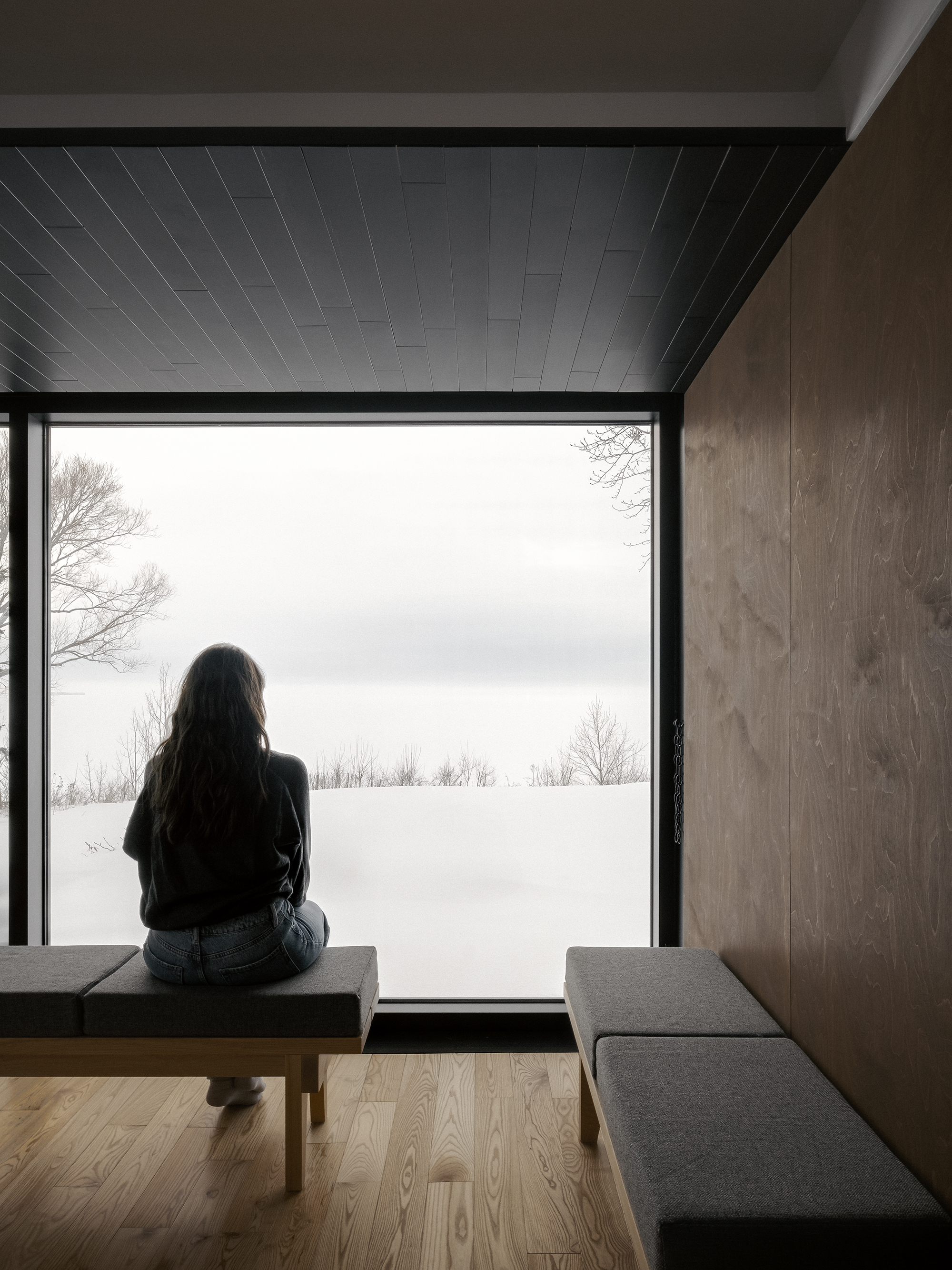 The Cache, A Lakeside Retreat in Quebec, Canada - Gessato