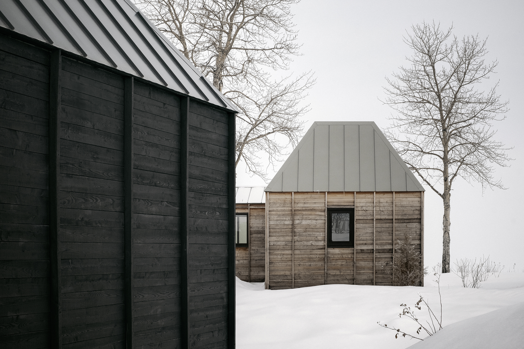 The Cache, A Lakeside Retreat in Quebec, Canada - Gessato